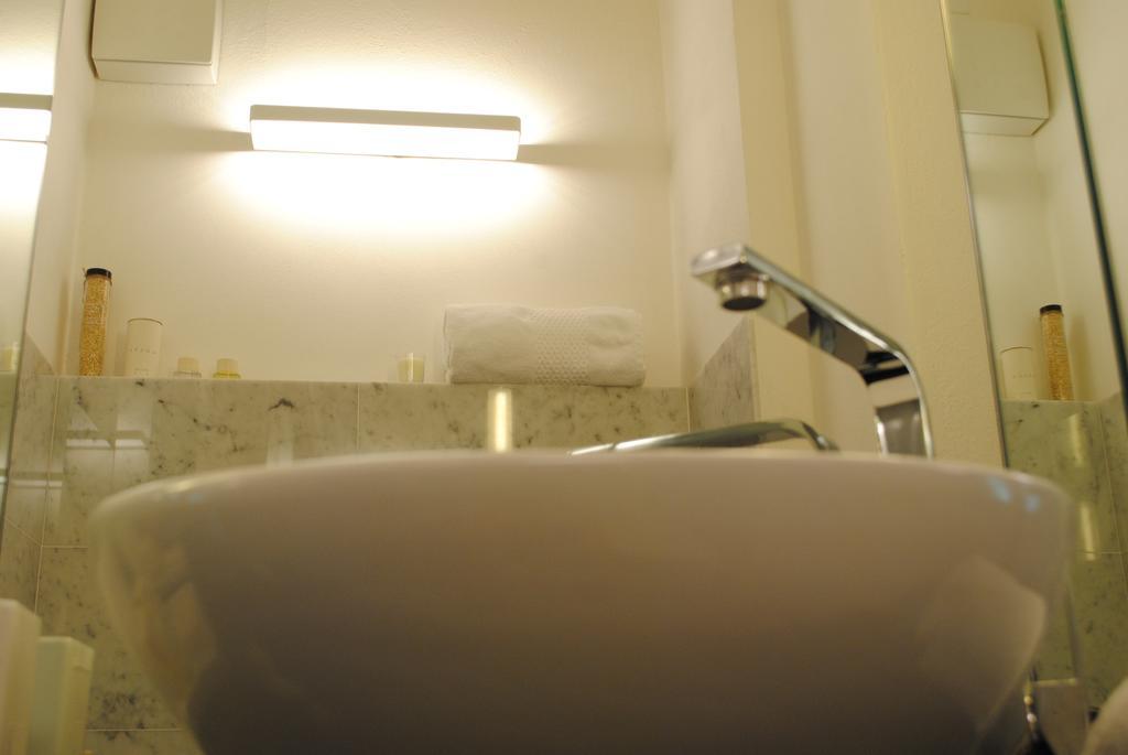 Emilia Suite Park Modena Dış mekan fotoğraf